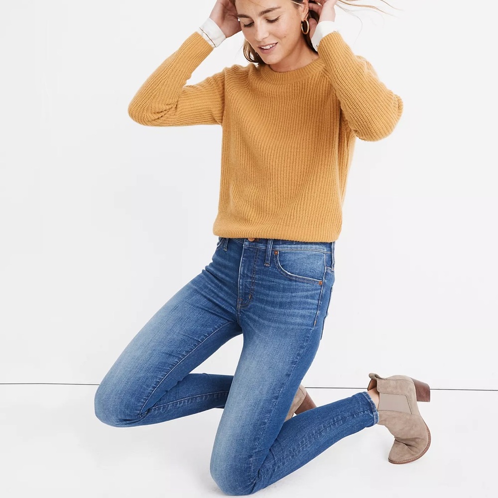 Petite 9" Mid-Rise Skinny Jeans in Pendale Wash